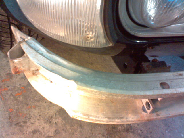 ALLOY BEAM NOW FITTED TO 99 TURBO,WITH 900 TYPE BRACKETS....jpg
