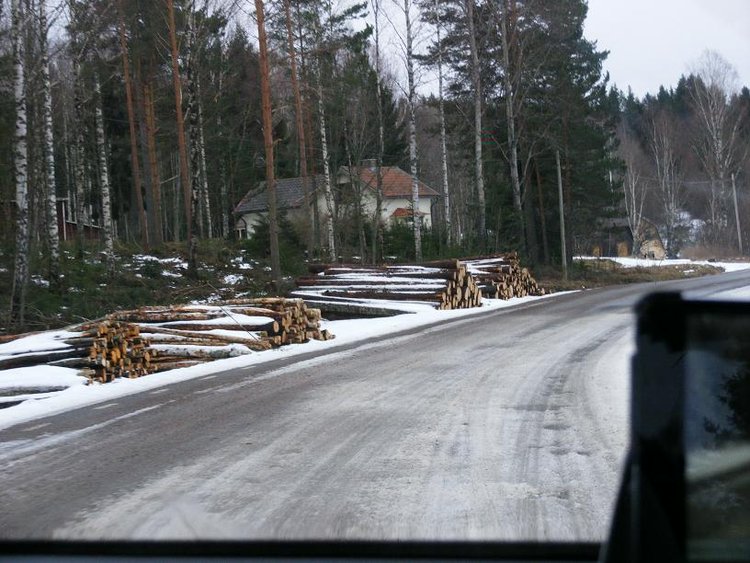 SWEDISH RALLY 2015 NEARING ARJANG THE ROADS STARTED TO CLEAR BACK TO REVEAL SOME TARMAC.JPG
